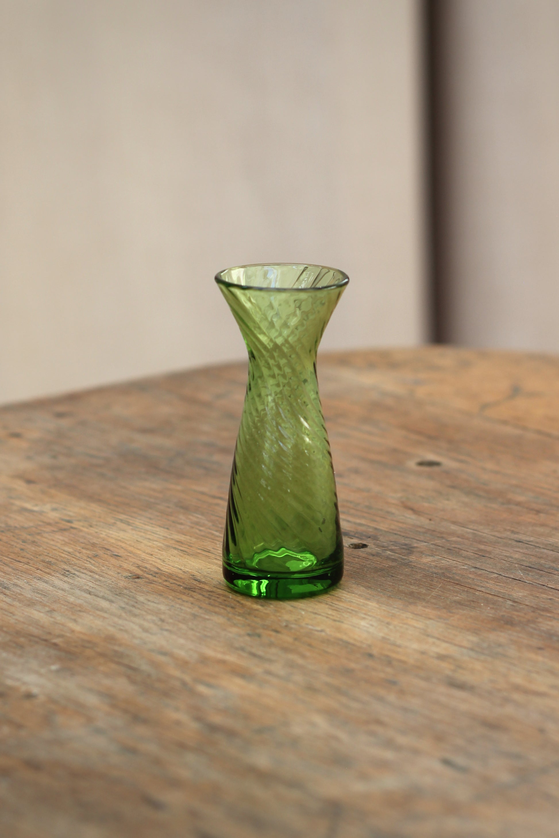 Krokusglas, lysegrøn h10 cm